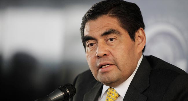 Miguel Barbosa llama a titulares de CFE, Pemex y SHCP por aumentos. Foto: Especial