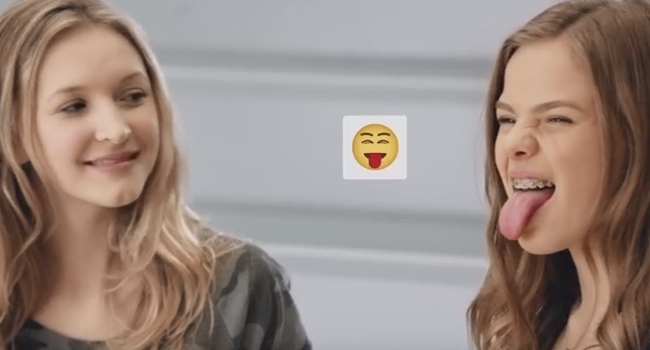 A través de emojis, Always busca que se respete el papel de la mujer