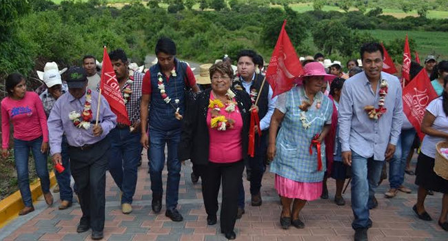 Hersilia Córdoba inaugura adoquinamiento de calle en Cohueca. Foto: Especial