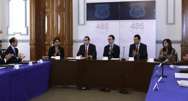 Ayuntamiento de Puebla regulariza viviendas y entrega escrituras. Foto: Especial