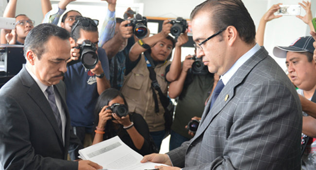 Gobernador de Veracruz amplía denuncia contra Yunes. Foto: El Democrata