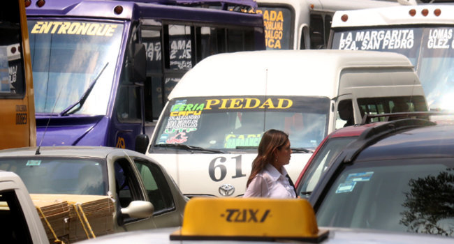 Comerciantes y choferes reprueban gasolinazo, prevén alza de precios