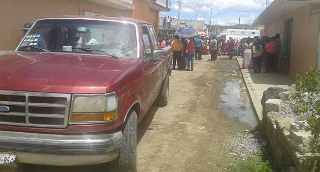 En Tlahuapan, intentan linchar a hombre que atropelló a menor. Foto: Twitter @JavierLopezDiaz