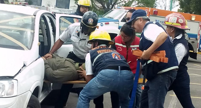 Participan 1,400 universitarios en simulacro de BUAP. Foto: Ángulo 7