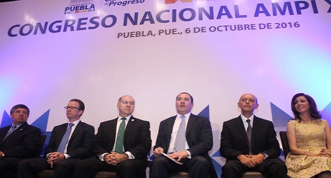 Inauguración del Congreso Nacional de la Asociación Mexicana de Profesionales Inmobiliarios A.C inaugurando, Rafael Moreno Valle, gobernadormir de Puebla, Luis Bank Serrato, presidente municipal, Roberto Trauwitz, Secretario de Turismo, Cabalán Macari, SECOFRADE, Juan Carlos Lastiri, subsecretario de Desarrollo Social.