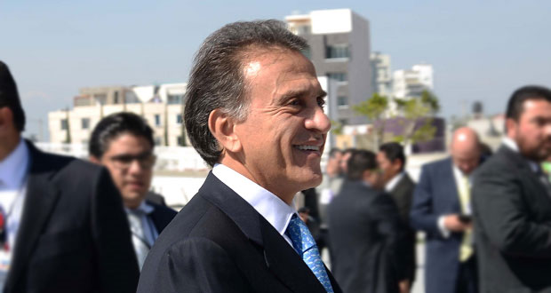 Por oposición de Morena, Yunes desiste de nombrar a 12 magistrados