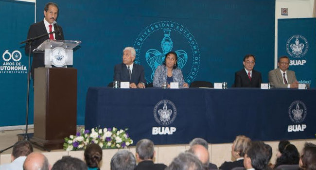  Palomino, nueva directora de la Facultad de Matemáticas de la BUAP