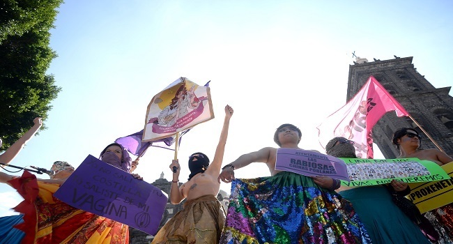 Diversos colectivos feministas participaron en la sexta edición de la marcha de las putas