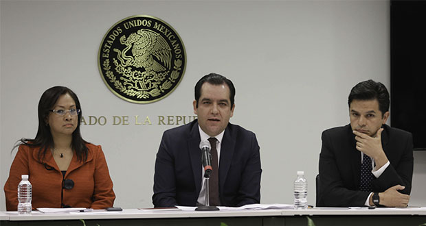 Senado reconoce post mortem, con medalla, a trabajador de gasolinera. Foto: Senado de la República