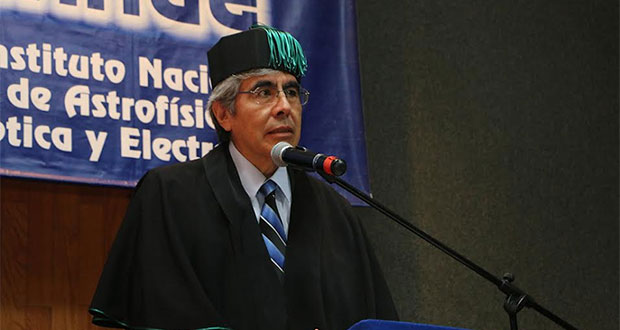 Inaoe otorga doctorado Honoris Causa al investigador Raúl Rojas. Foto: Especial