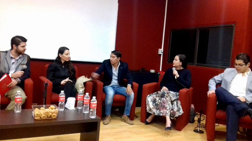 panel-de-egreados-3