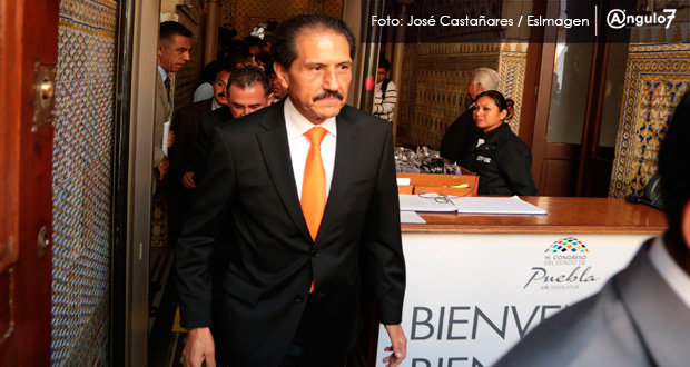 Esparza entregará informe por escrito; toma de protesta, en el CCU