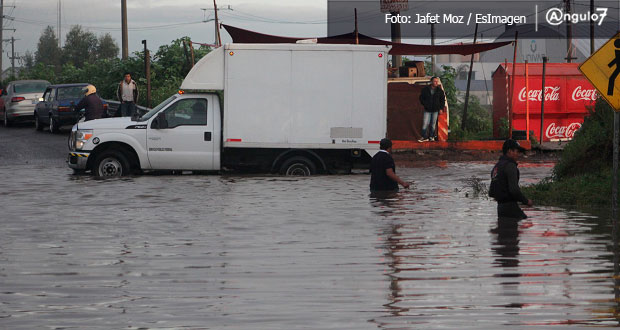Escuelas y casas inundadas deja el paso de Harvey por Puebla