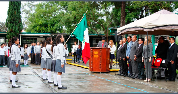 25 mil alumnos regresaron a los 37 planteles del Cobaep en Puebla