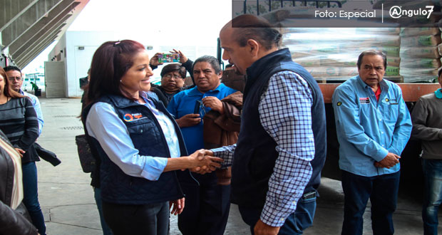 Sedif entrega cemento y revolvedora para reconstrucción