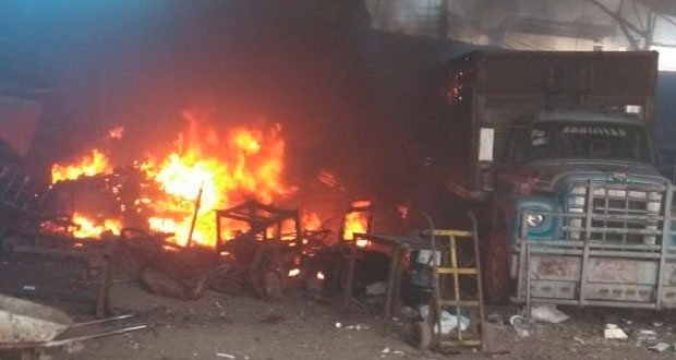 incendio-bodega-colonia-santa-rosa-1
