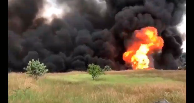 Explota pipa con gasolina en carretera Cuacnopalan-Oaxaca