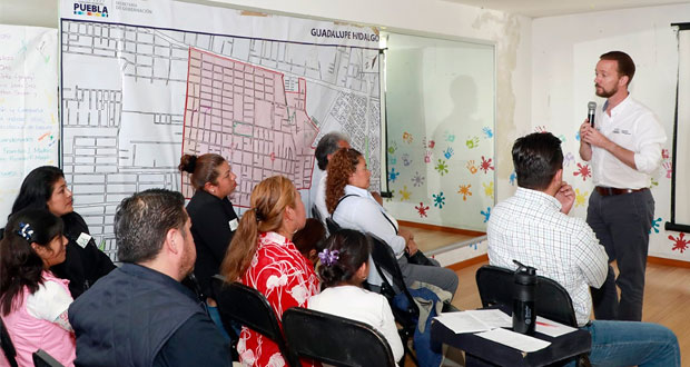 Banck entrega patrulla a vecinos de colonia Guadalupe Hidalgo