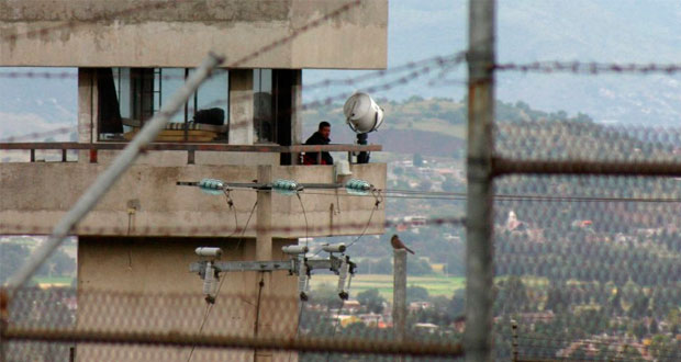 Controlan motín en penal de Chiconautla