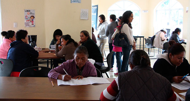 Adultos de Ocoyucan podrán certificar primaria y secundaria