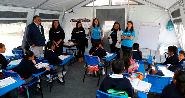 Unicef y SEP supervisan clases en carpas de Tianguismanalco