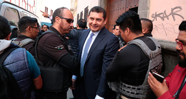 Armenta se deslinda de opositores a Barbosa y exige indagar a exgobernadores