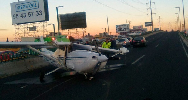 Por fallas, avioneta realiza aterrizaje forzoso en calle de Toluca