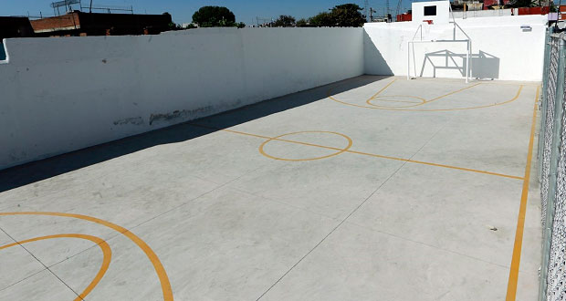 En La Libertad, construyen dos canchas y rehabilitan parque local
