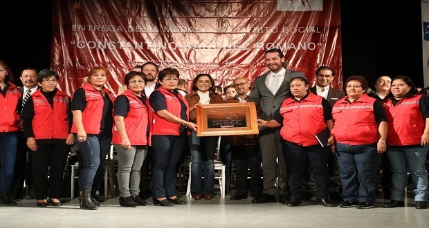 Dinorah López de Gali recibe la Medalla al Mérito Social “Constantino Sánchez Romano”
