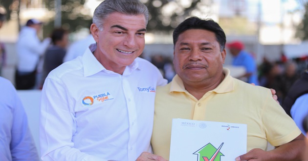 Gali entrega 144 escrituras gratuitas en la colonia 2 de Marzo