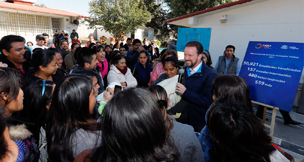 Inician en San Jerónimo Caleras rehabilitación de baños de escuelas