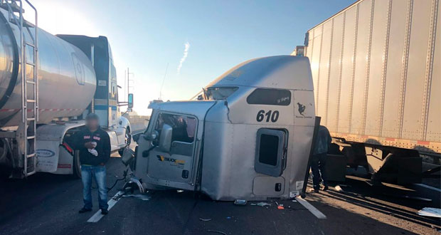 Tras accidente, cierran 5 horas dos carriles de la México-Puebla