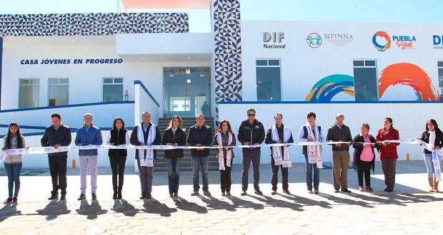 DIF estatal entrega casa “Jóvenes en Progreso” en Tlatlauquitepec