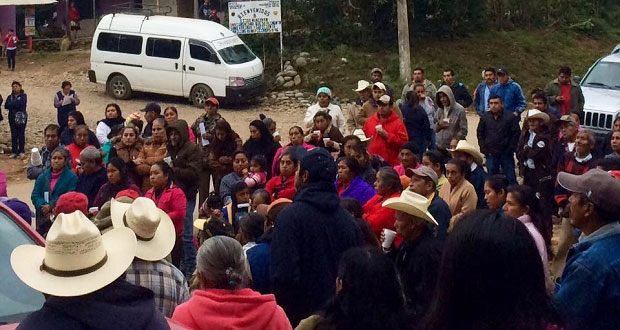 Entregan materiales para la construcción a familias de Jalpan