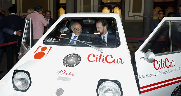 Banck reconoce como “Poblano distinguido” a inventor Miguel Abed