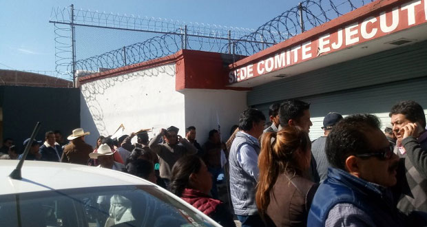 En medio del caos, se registran más de 500 por precandidaturas de Morena. Foto: EsImagen