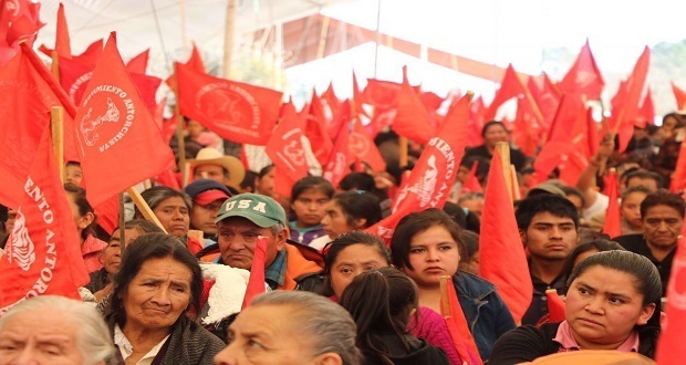 Aquiles Córdova Morán y antorchistas demanda justicia para exedil de Huitzilan. Foto: Especial