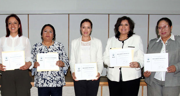 BUAP distingue a 30 trabajadoras en Día Internacional de la Mujer