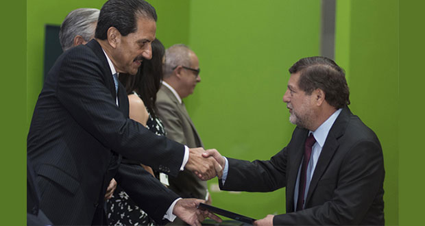 BUAP da 230 definitividades a docentes de 41 unidades académicas