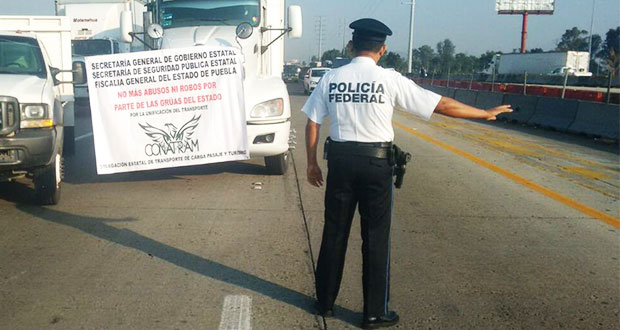 Tras 5 horas, traileros liberan la México-Puebla