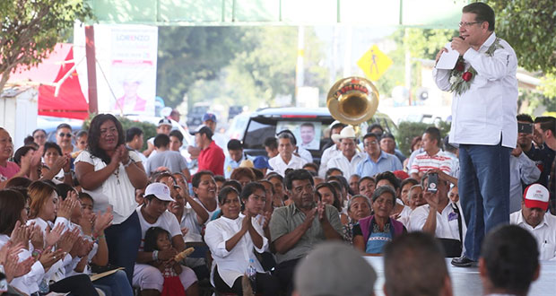 Malos gobiernos abandonan a campesinos, dice Doger en Izúcar