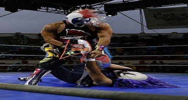 Cierra lucha libre en Feria de Puebla