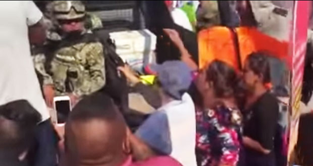 Manifestantes agreden a marinos en Jalisco; los acusan de crímenes