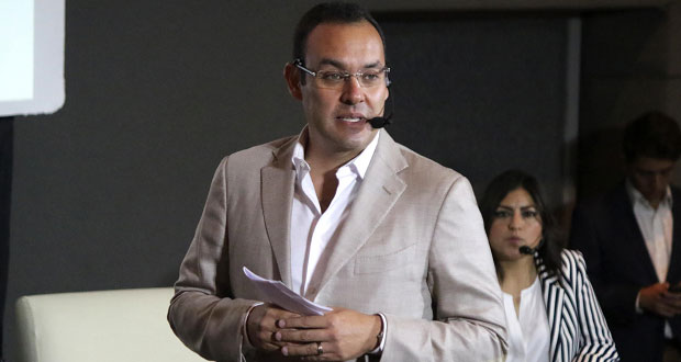 Deloya plantea capacitación y certificación de servidores públicos