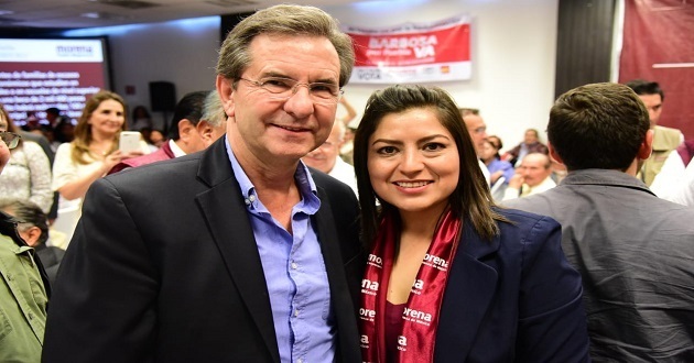 Claudia Rivera presenta su plan de gobierno a maestros