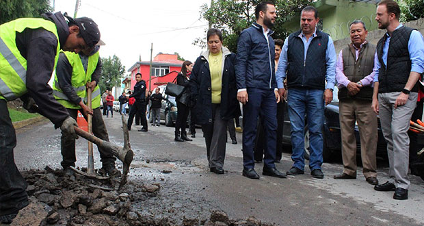 Luis Banck y vecinos de Paraíso del Ángel supervisan vialidades