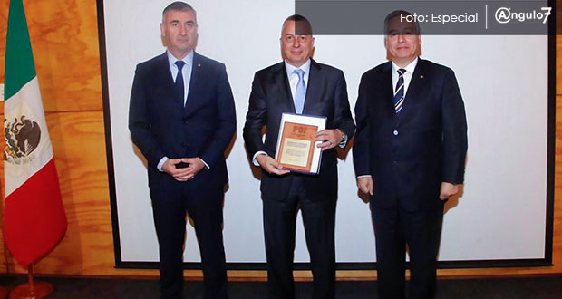 Carrancá participa en clausura de trabajos de investigación en Chile