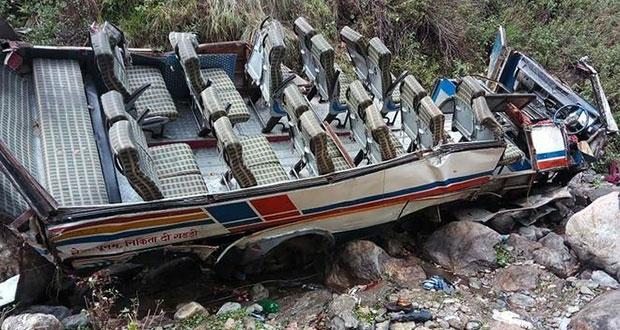 En la India, accidente de autobús deja 44 muertos y 13 heridos