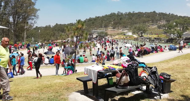 Tras cerrar para limpiar, acatan reglamento de lago de cristal en Amalucan. Foto: Ángulo 7