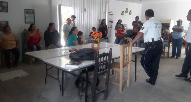 Capacitan en prevenir delitos a vecinos del norte de Puebla capital